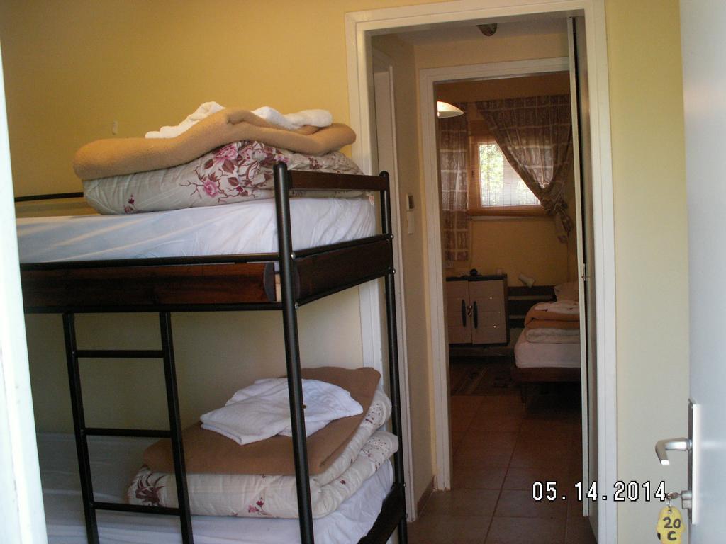 Safed Inn Pokoj fotografie
