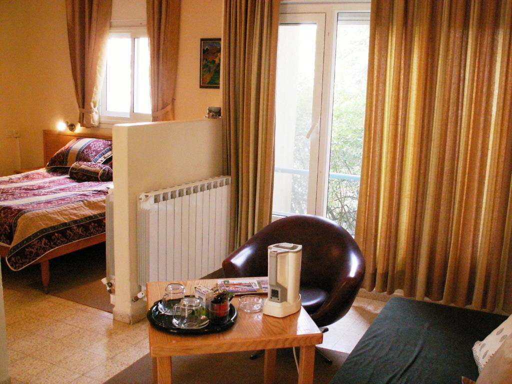 Safed Inn Pokoj fotografie